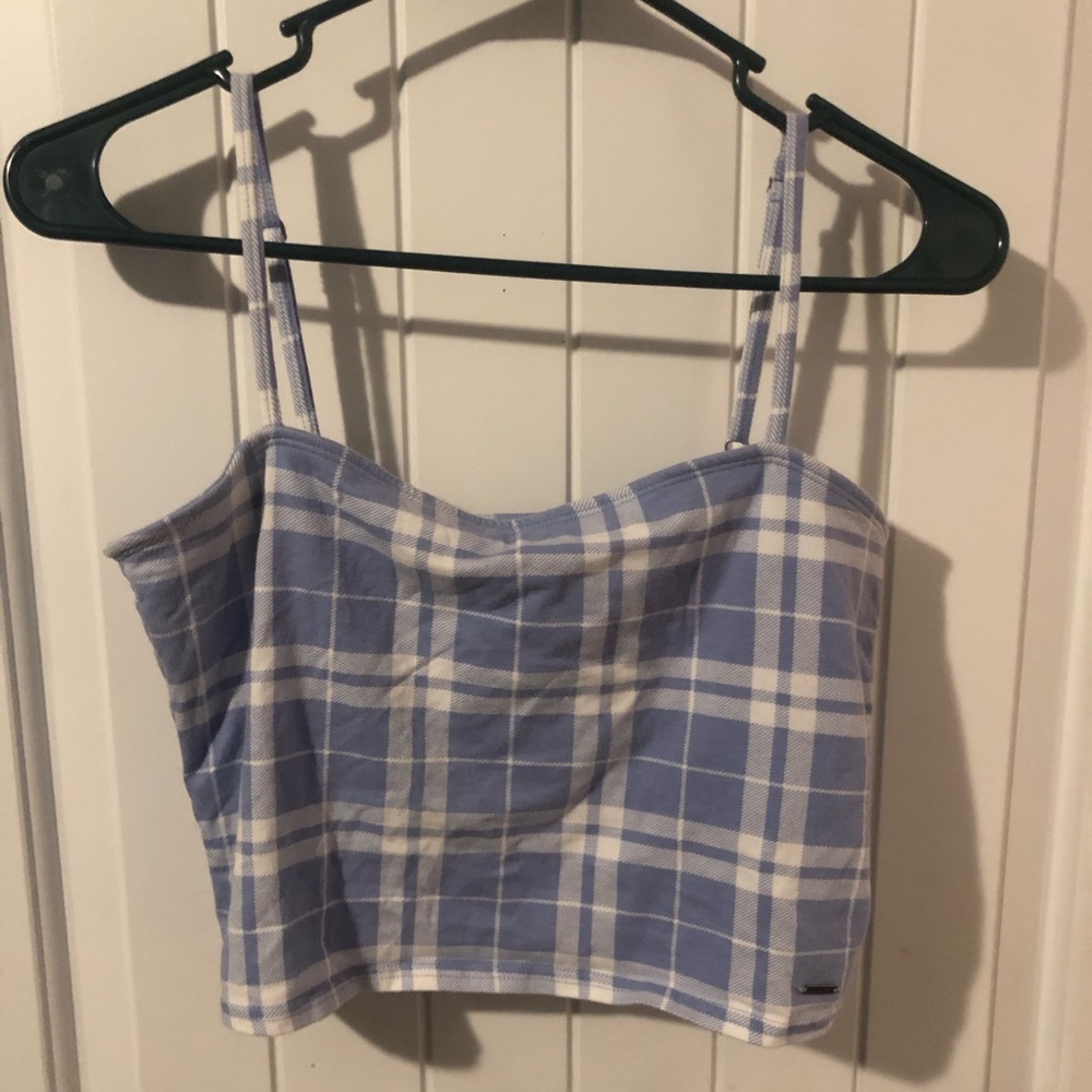 Size L Hollister crop top